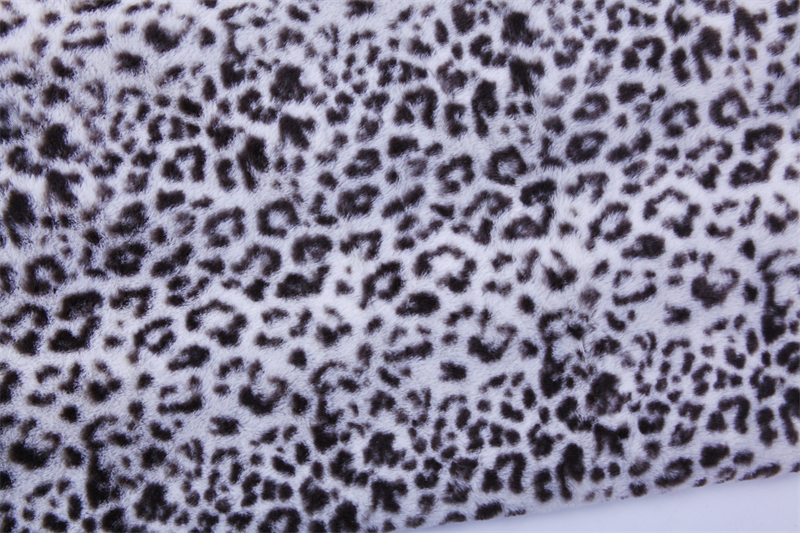 Piel artificial estampado leopardo gris