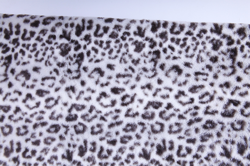 Piel artificial estampado leopardo gris