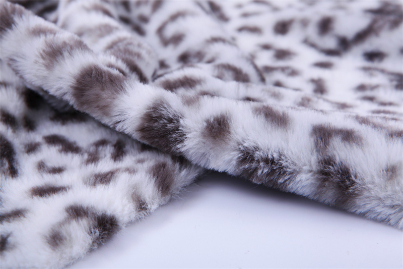 Piel artificial estampado leopardo gris